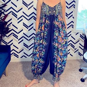Anthropologie Vega lounge jumpsuit. Oversized, really comfortable! Tapered.